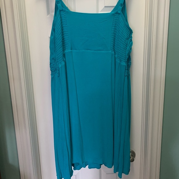 Beautiful aqua coloured dress. EUC - Picture 2 of 4